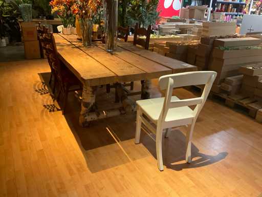 Tavolo da pranzo a tronco d'albero