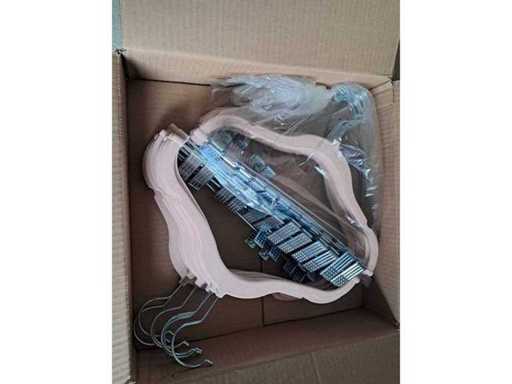 16 Clip-Kleiderbügel (12x)