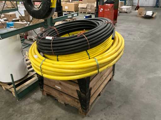 Pallet Buizen slangen en installatie materiaal (4x)