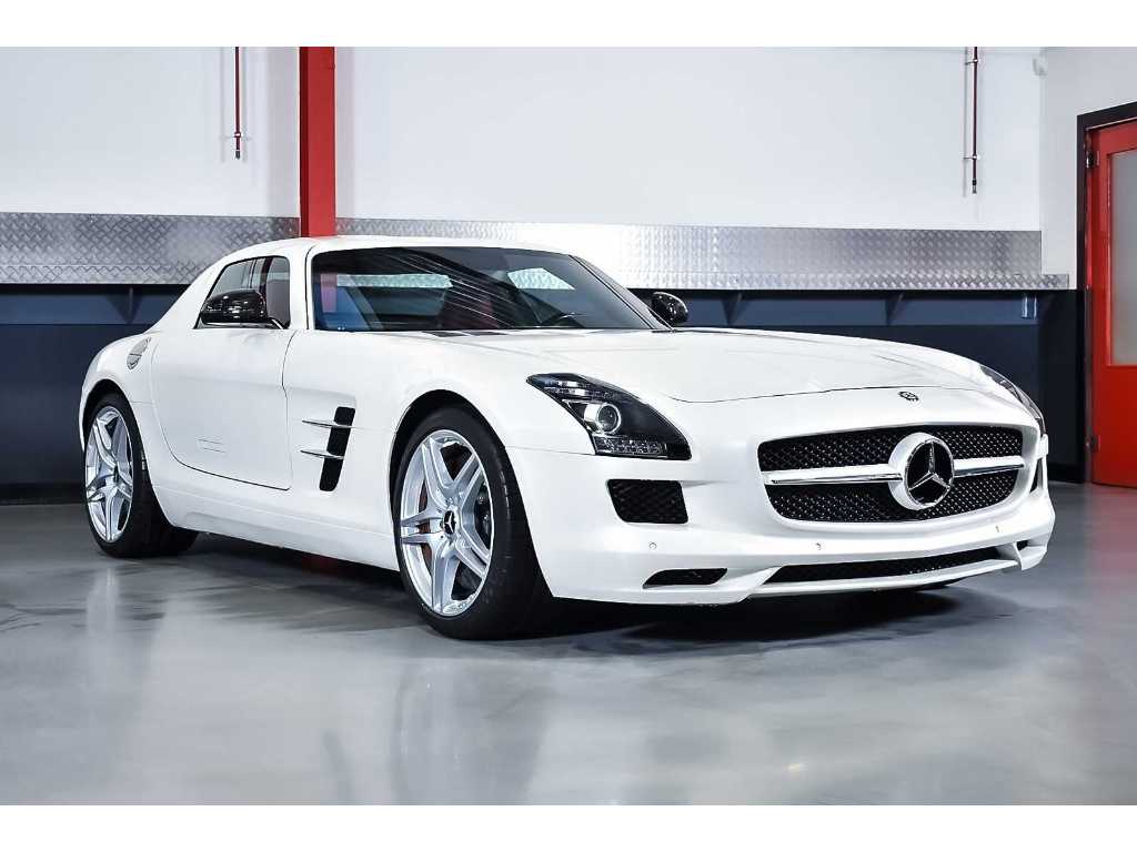 Mercedes-Benz SLS AMG "Gullwing" Coupe 6.3L V8 - 2013
