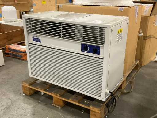 2012 Ana Marine Limited VK 18 Climatizzatore (2x), L 760 x P 380 x H 590 mm, potenza di raffreddamento: 5,5 Kw, refrigerante: R 407 C, tensione di collegamento: 230 volt, frequenza 60 Hz