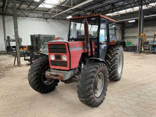 Traktor Massey Ferguson 253