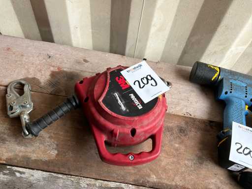 2000 3M 3590521 Fall Protection