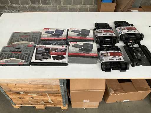 Mix kavel diverse gereedschap en geldkistjes