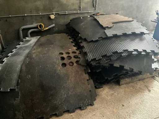Batch of rubber stable mats with studs - Rubber