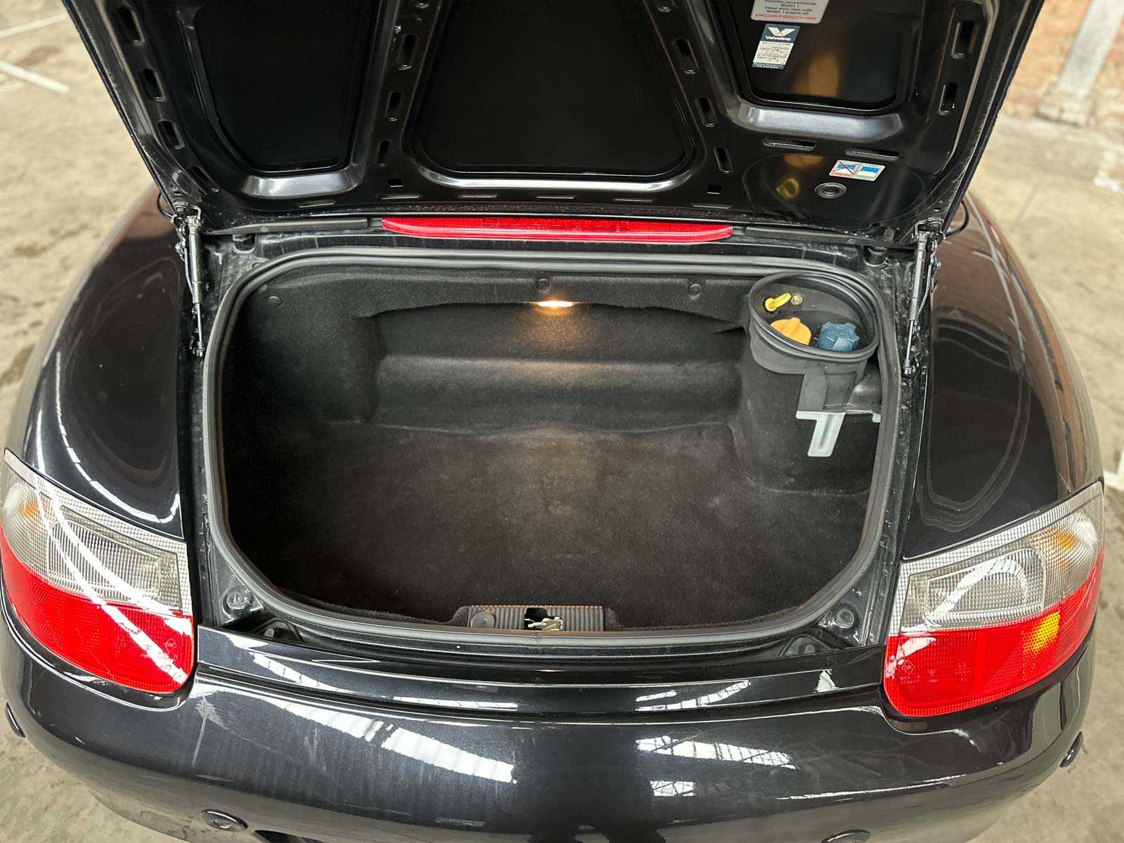 WP0ZZZ98Z2U641738 Porsche Boxster S 3.2 252pk 2002 -Youngtimer-