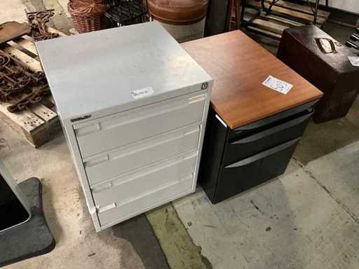 Szafka z zawartością (2x)