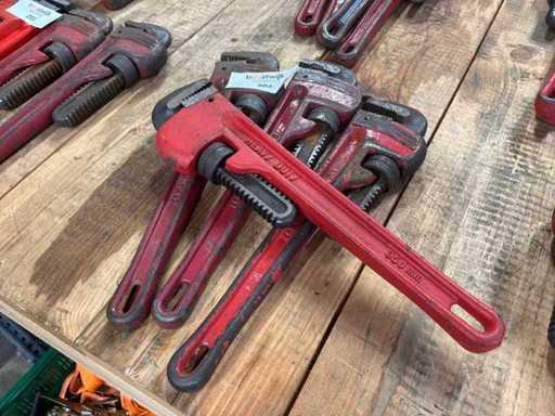 Pipe wrench (4x)