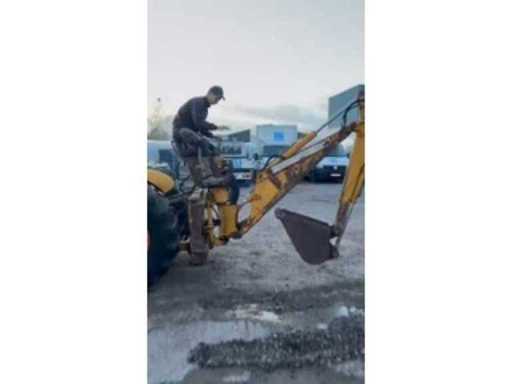 e0cd0aeb-eeba-4fb1-924e-45126639c8d6.mp4