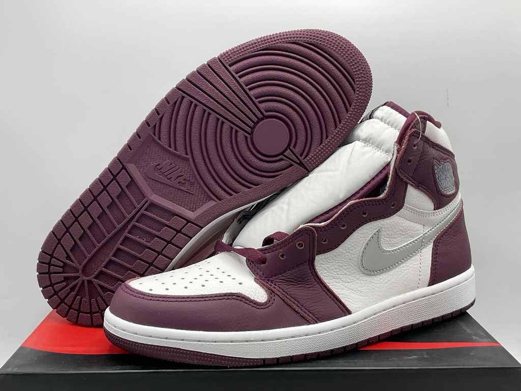 Nike Air Jordan 1 Retro High OG Bordeaux Sneakers 43