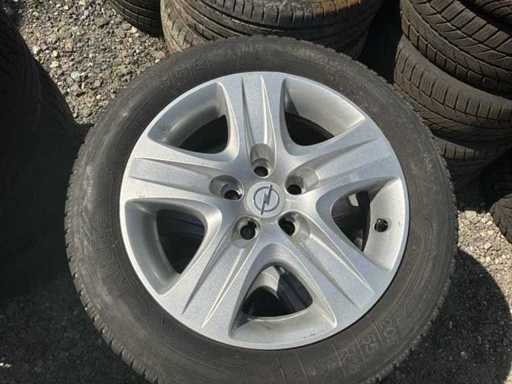 Opel 16 inch set van 4 banden voor Opel + velgen taule + wieldop