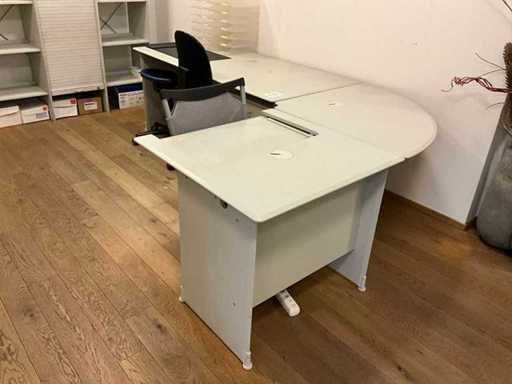 Birou de colț cu 3 scaune de birou