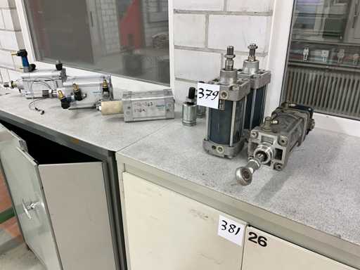 pneumatic cilinders