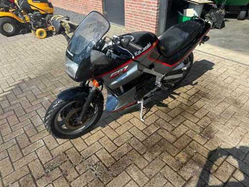 Moto Kawasaki GPZ 500
