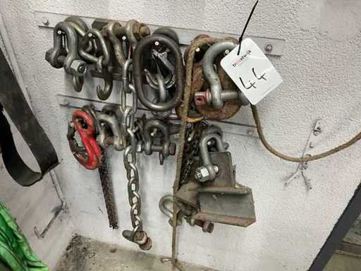 Dużo narzędzi do podnoszenia