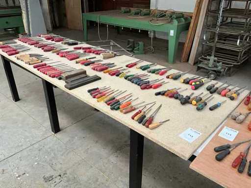 Grande quantité d’outils manuels
