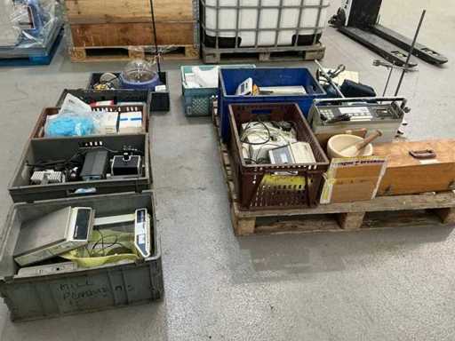 Diverse - Diverse farmaceutische en laboratoriumapparatuur