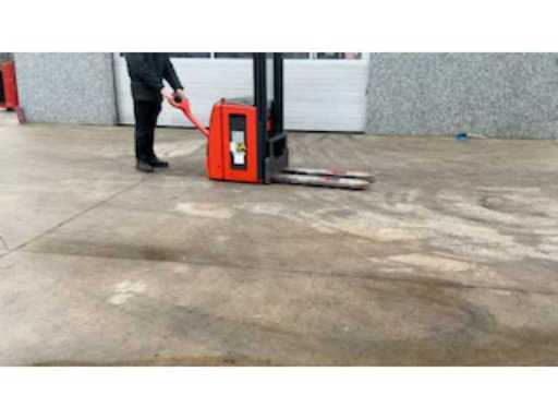 d456c003-8cf3-42ac-859f-b70e2b6a7033.mp4