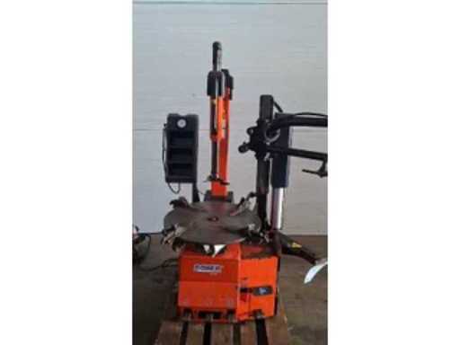 cc5a3855-a135-4218-90a3-b4d70202abfe.mp4