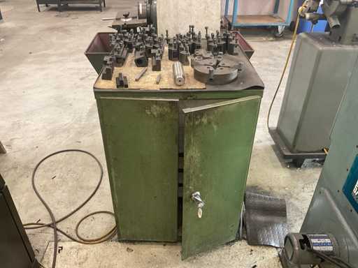 Lista Werkstattschrank mit Drehmaschinenzubehör