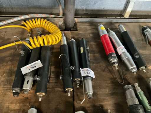 Vari utensili pneumatici (3x)