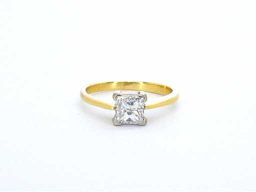 Złoty pasjans z diamentem o szlifcie księżniczki