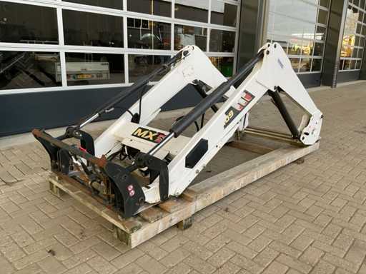 MX U409 Valtra Front Loader