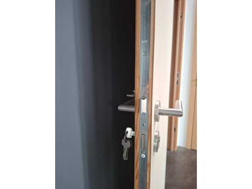 5 FIRE DOORS - FULL SET - BURGLAR-RETARDANT 3-POINT LOCK