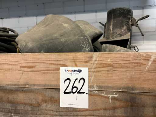 Schuttrutsche mit Trichter