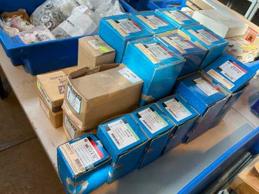 UPAT Mounting material (16x)