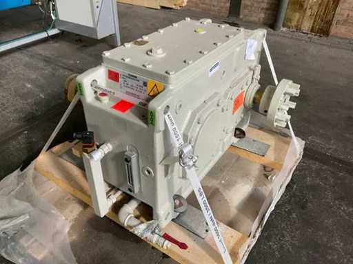 Cutie de viteze Flender - n1:740 1480 rpm n2:61.09 122.18 rpm - Neutilizat 