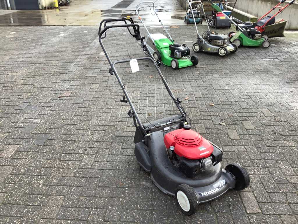 1999 honda hrd 535 Lawn mower Troostwijk Auctions