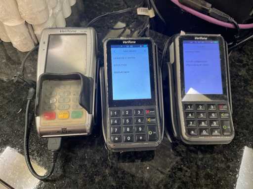 Bancomat Verifone con scorte di ciottoli (3x)