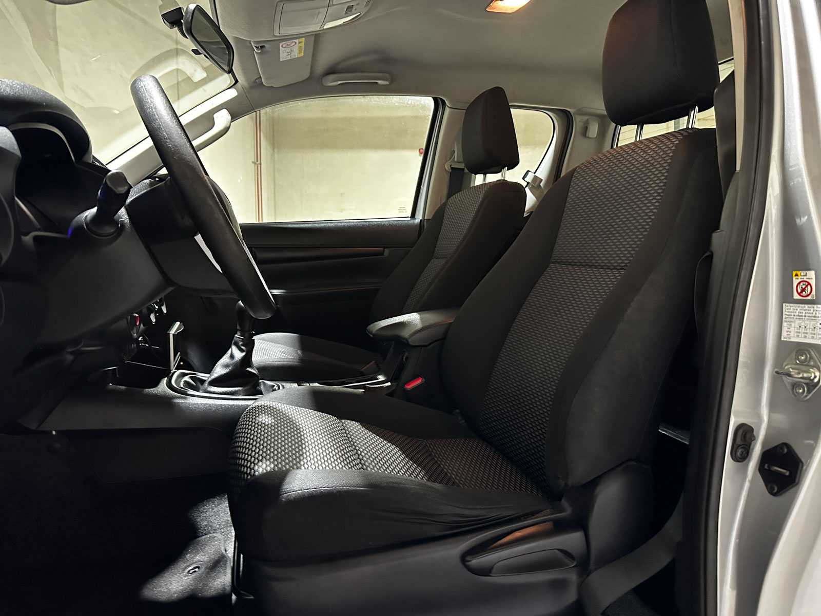 Toyota HiLux 2.4 D-4D-F Xtra Cab Comfort 150pk 2017 (Origineel-NL), V-833-JR