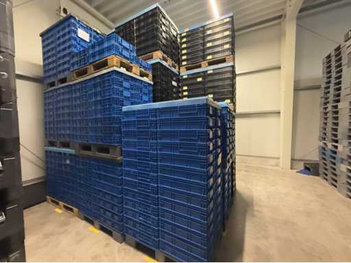   720 pieces of plastic boxes 