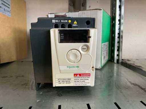 Schneider Electric ATV12HU15M2 Frequentieregelaar