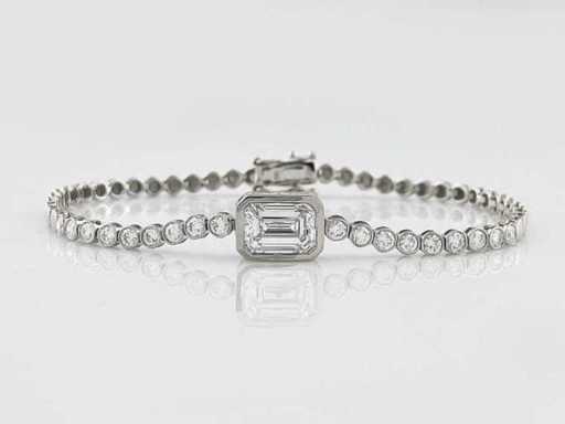 14 KT White Gold Bracelet With 2.98 Cts Lab Grown Diamond