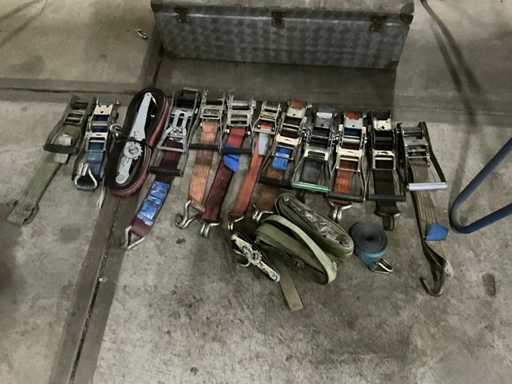 Batch of lashing straps/ratchets