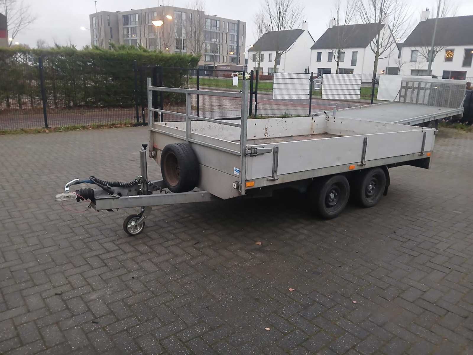 2010 Solid 2700du Trailer