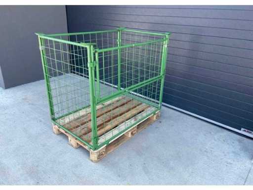 Metal box for pallet