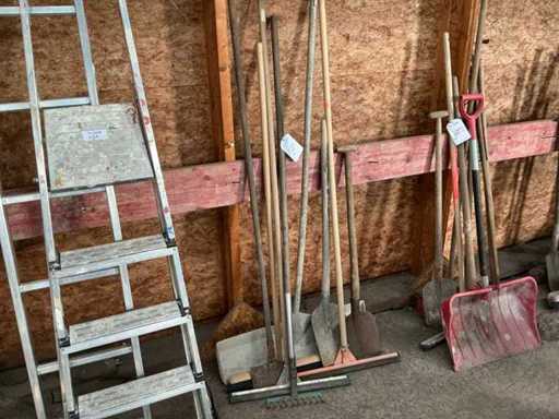 Divers aannemersmateriaal