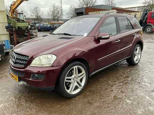 Mercedes-Benz ML500 V8 Voiture de tourisme 2006