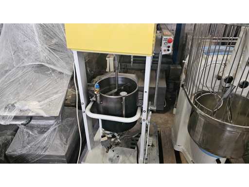   Cream cooker