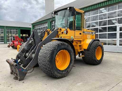1996 Volvo L70C Shovel