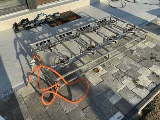 Fornello a gas a 8 bruciatori