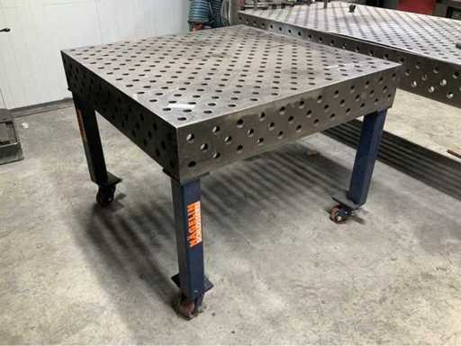 Welding table