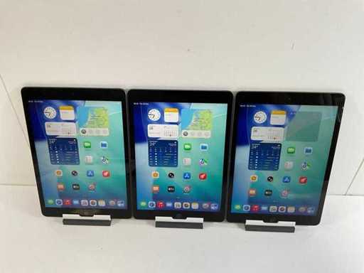 Apple iPad 8th Gen - Wi-Fi - 32 GB - Space Gray (3x)