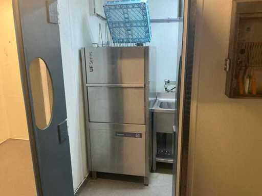 Winterhalter UF series Dishwasher