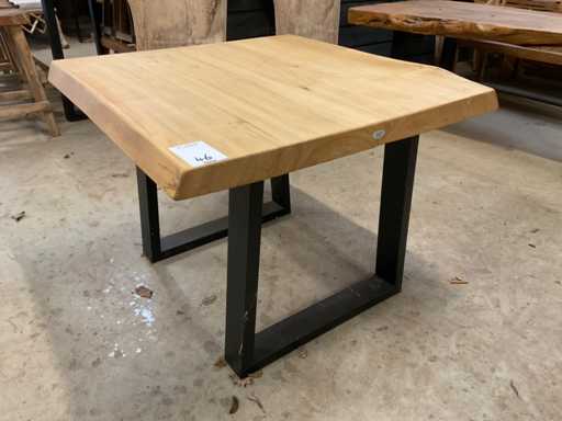 Masă cu trunchi de copac de mobilier Silvijn