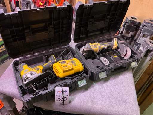 O mul?ime de unelte cu acumulator (2x)